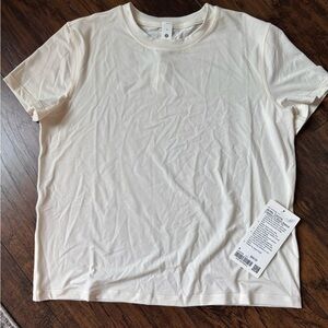 Lululemon classic fit training short sleeve shirt NWT